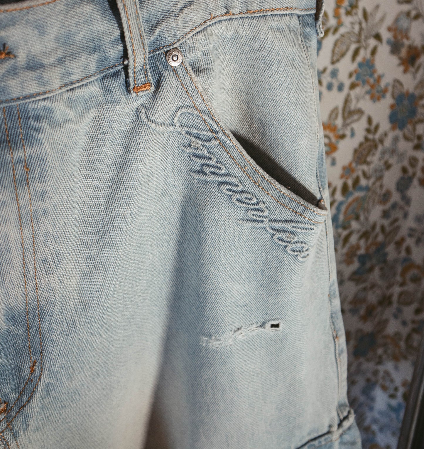 SUN FADED CARGO JORTS