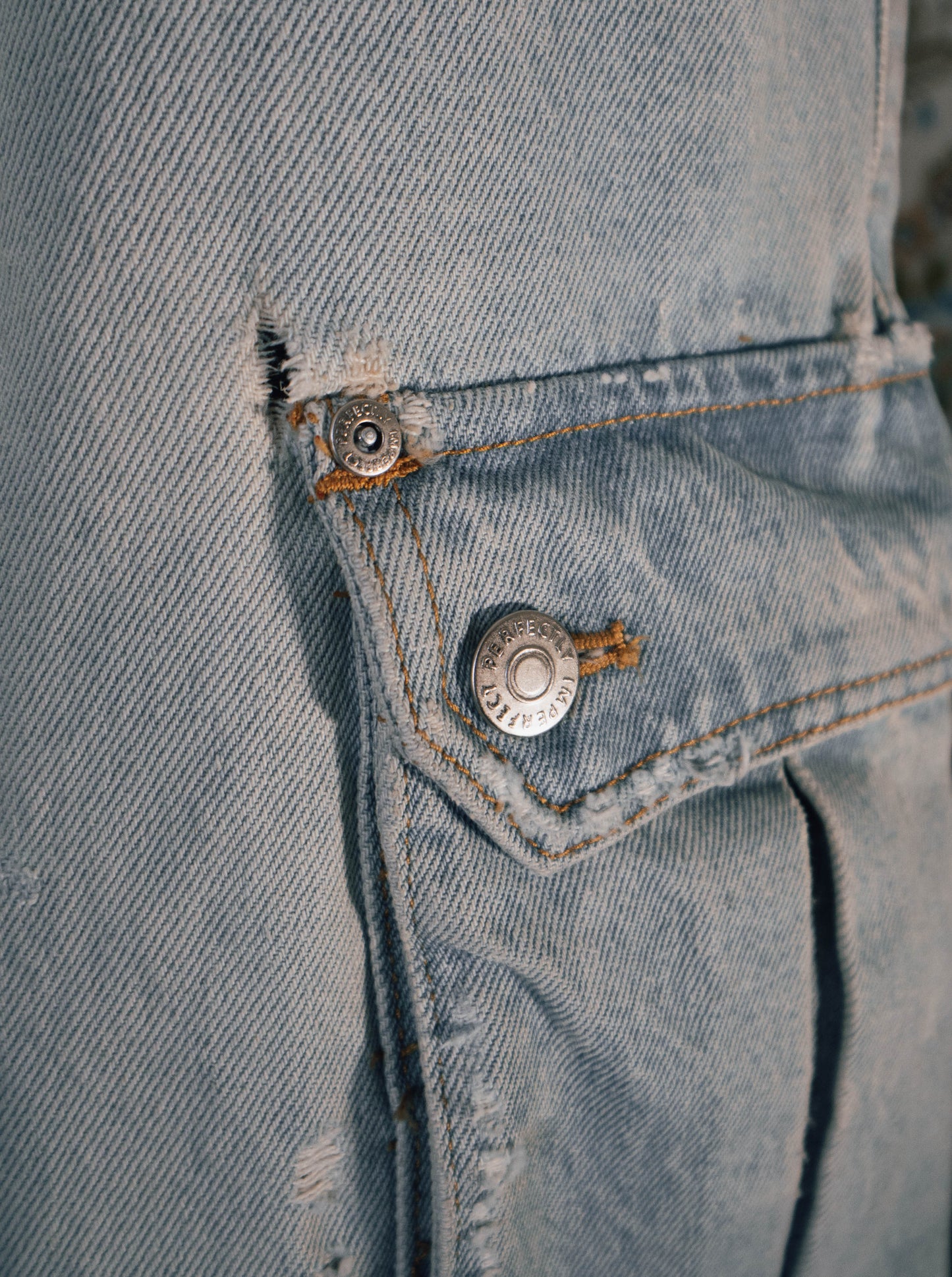 SUN FADED CARGO JORTS